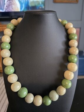 Wooden Green and Cream Beaded Necklace - Stylish Women’s Jewelry